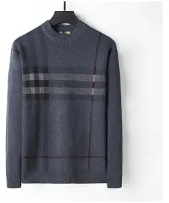 Stylish Men's Sweater with Gradient Jacquard Design