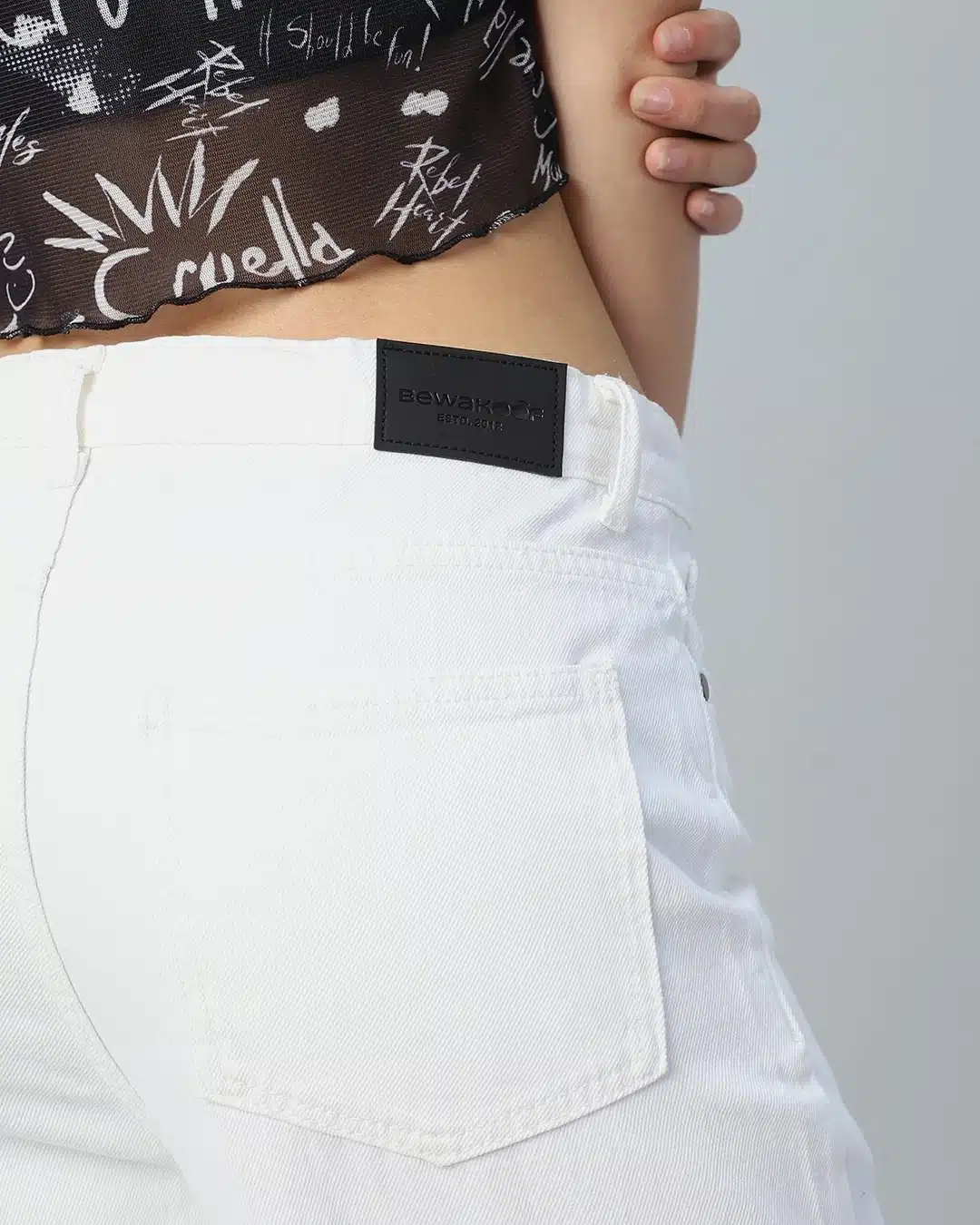 women-s-white-baggy-straight-fit-distressed-jeans-624267-1701778969-6