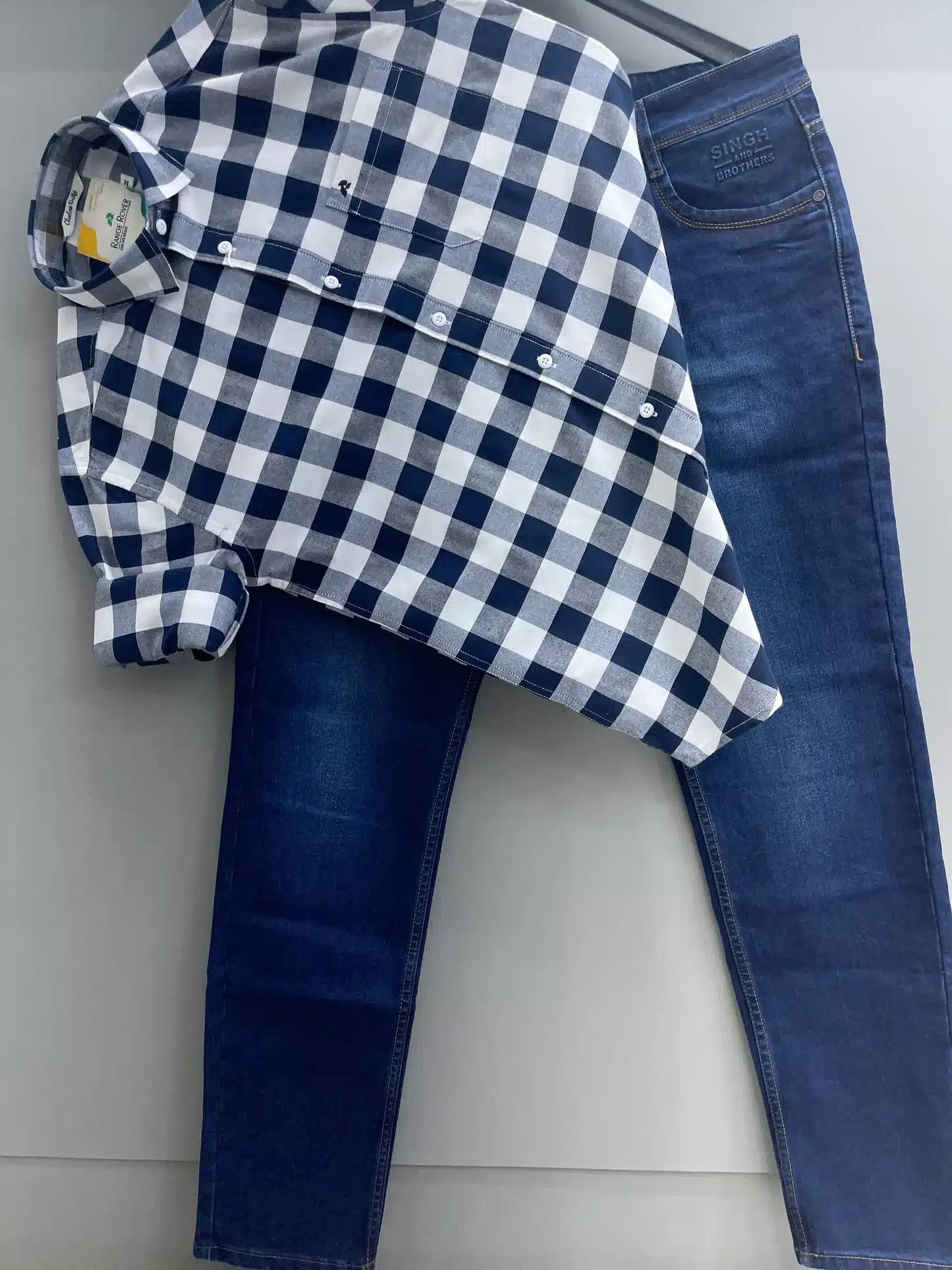 FAB27126-E0E3-46CF-9963-53365F5D25FF