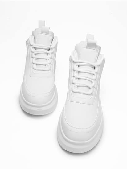 m-575-white-660688e7a73cc