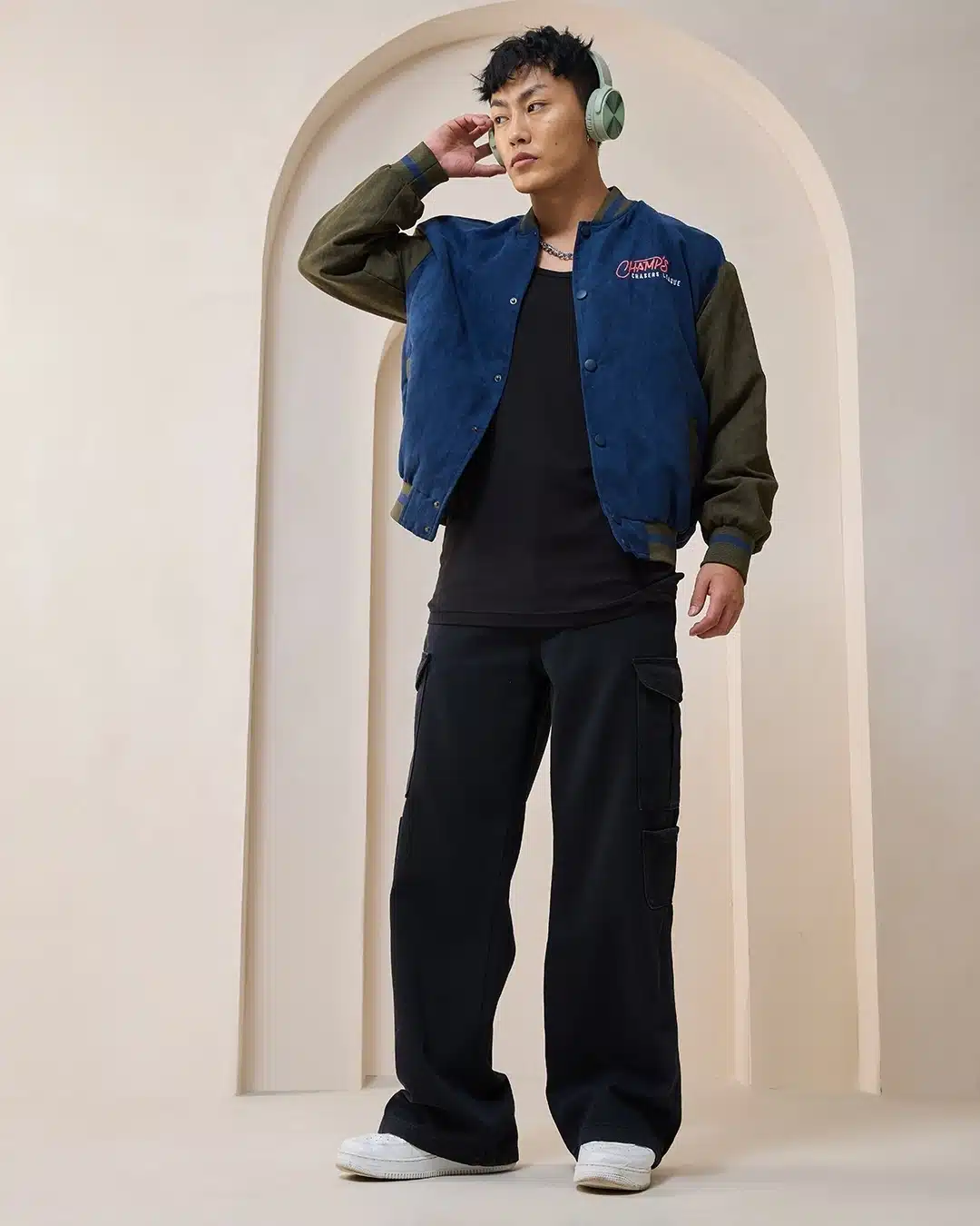 men-s-black-straight-fit-jeans-jet-black-624682-1706594014-5