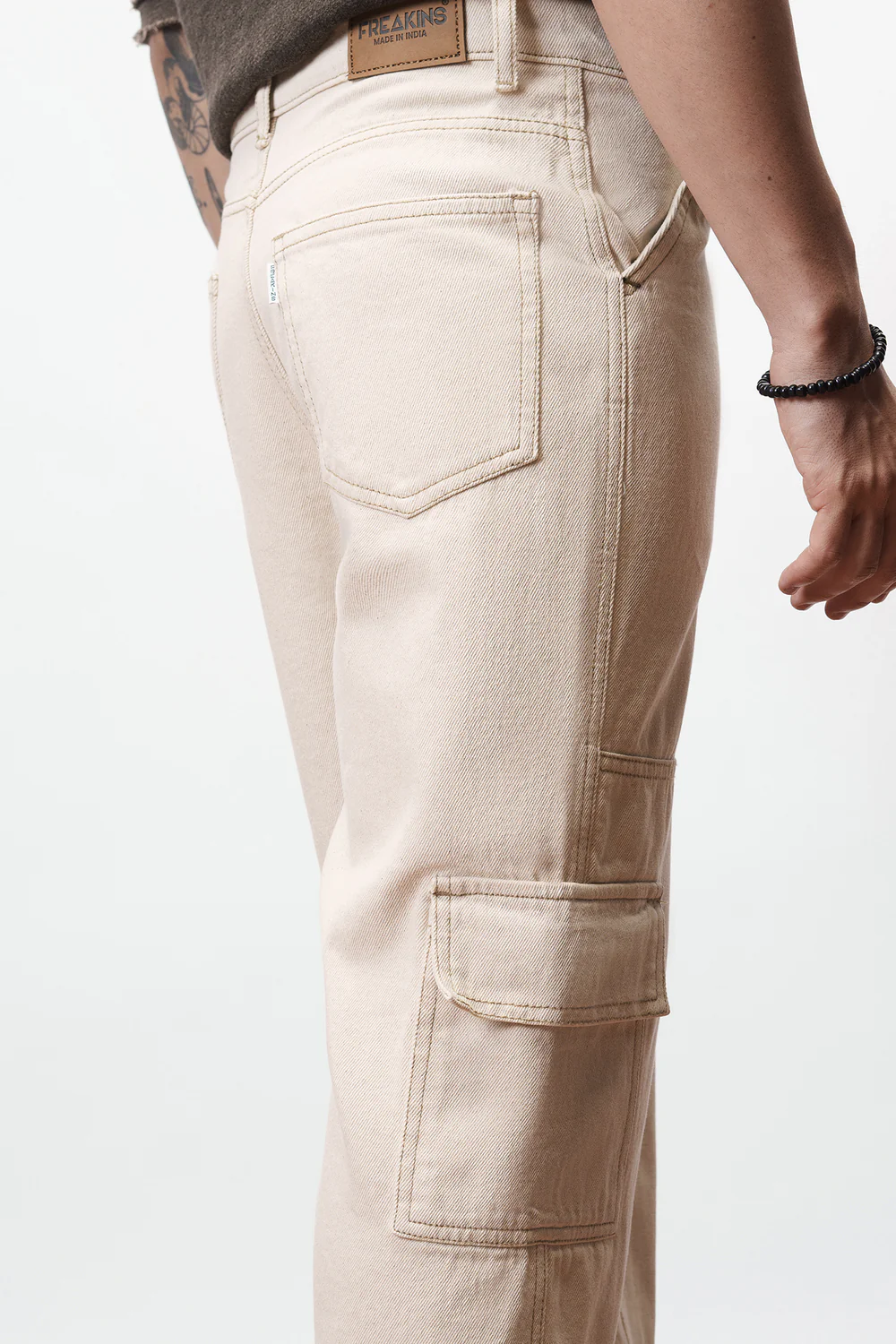 1stMarchFreakinsECOM4151_c7140020-80c3-4112-8786-37748373a4b3